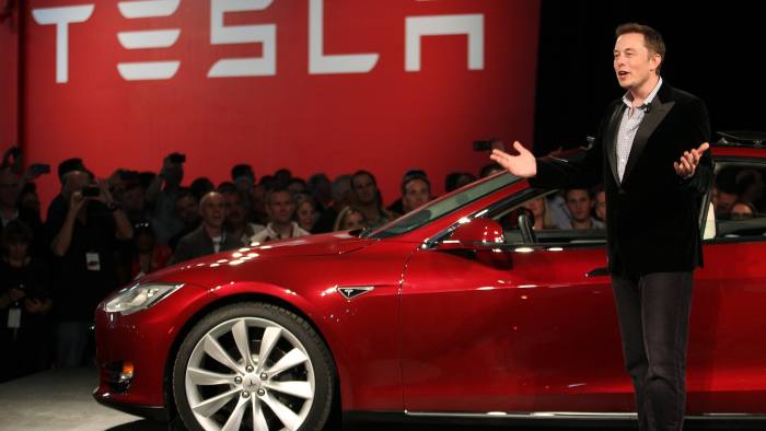 Tesla investor sues Elon Musk for causing problems with his "erratic tweets"