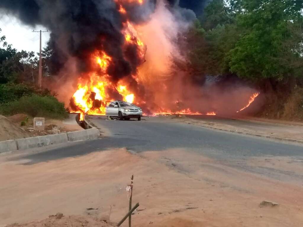 Three Children, 11 adult burnt to death in Ogun car crash