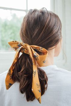 8 DIFFERENT WAYS TO STYLE VINTAGE SCARF