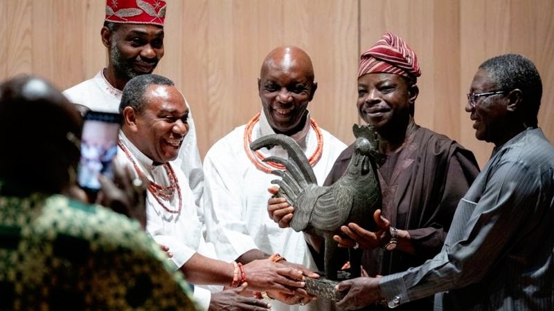 Cambridge University returns stolen Benin bronze cockerel ‘Okukur’ to Nigeria