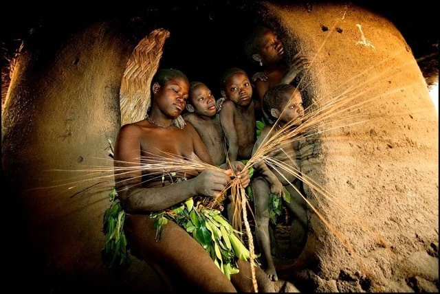 See the naked tribes in Nigeria, where indigenes wear only leaves