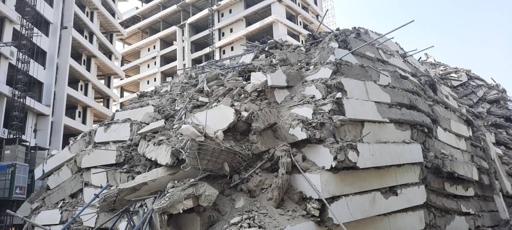 SHOCKIN! 21-Storey building collapses in Ikoyi, Lagos