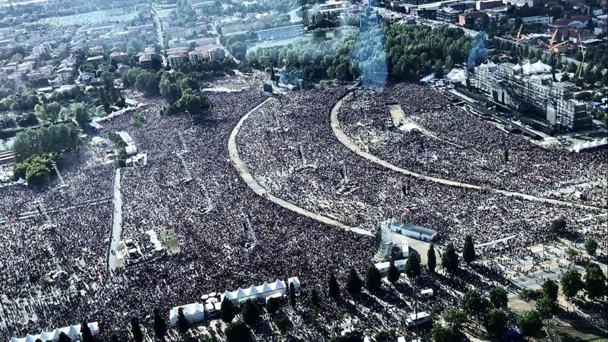 the-biggest-ever-crowd-attendance-in-a-concert-ibloogi