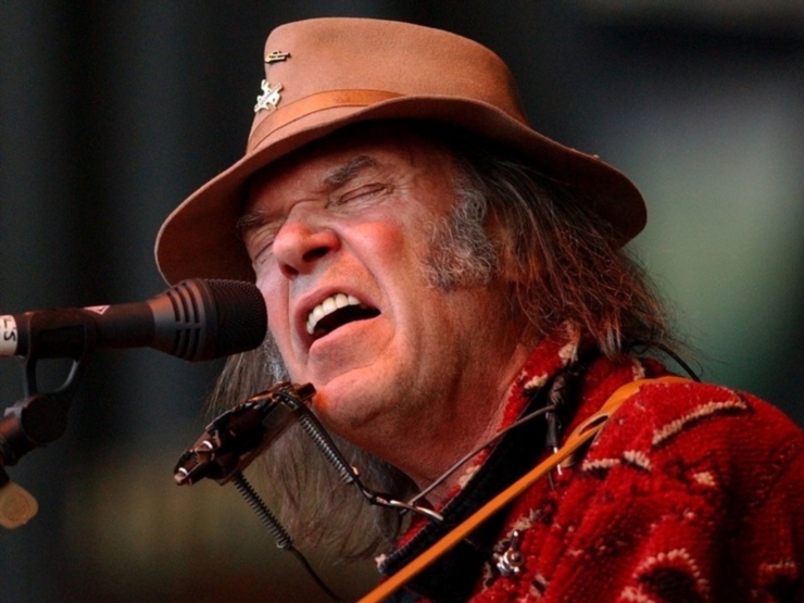 Who is Neil Young, the legendary artist that Sportify remove his songs