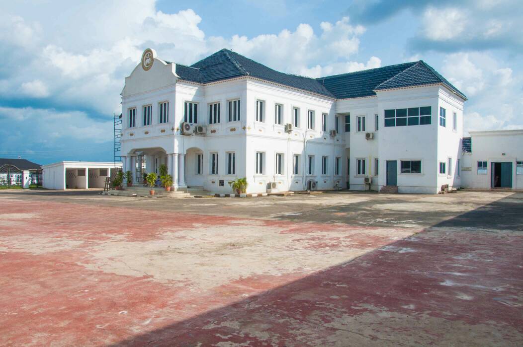 ooni of ife palalce - Best 10 Places to Have Fun Time or Hang out in Osun State