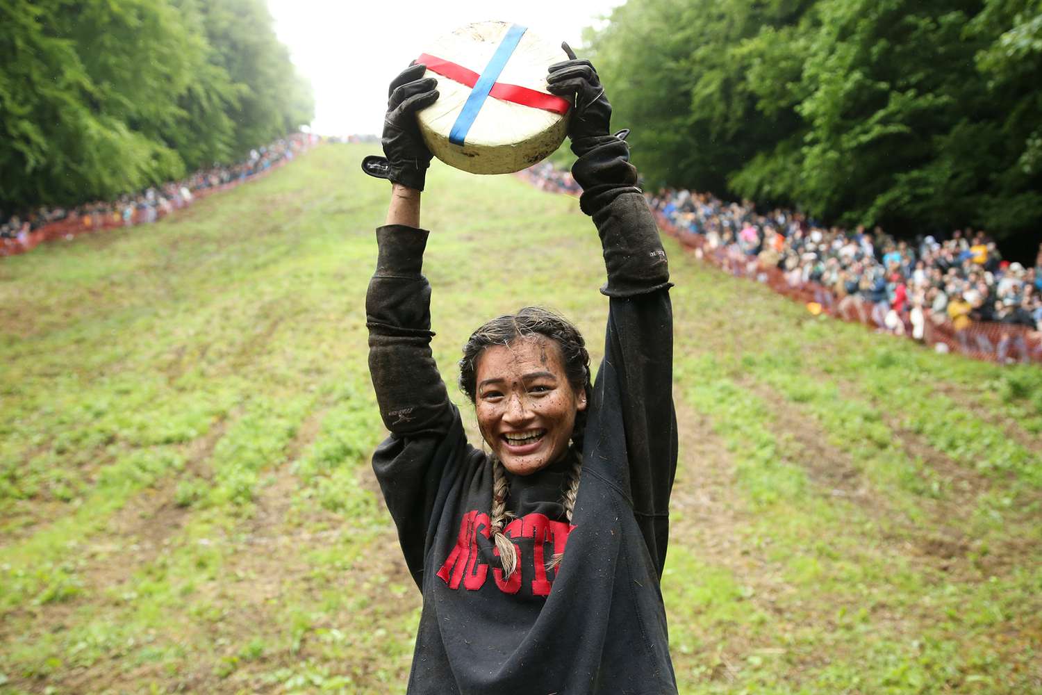 Cheese-Rolling-competition