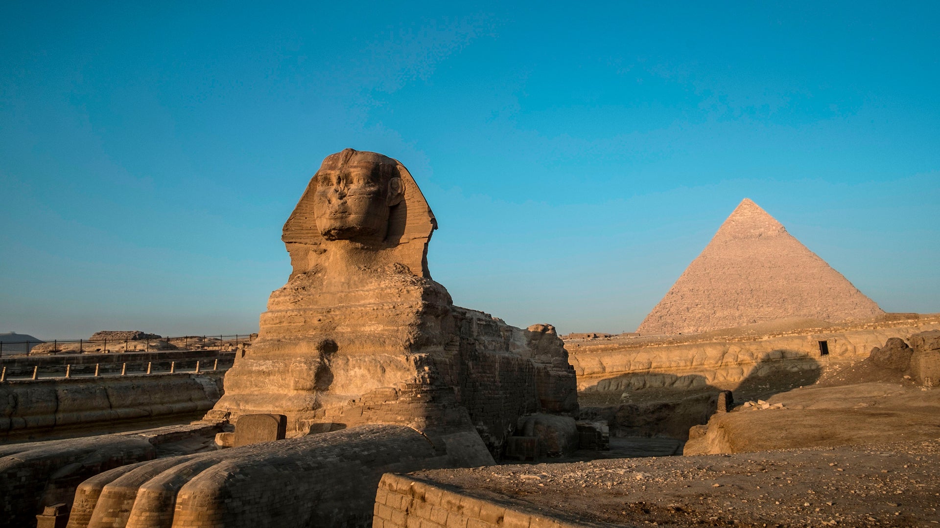 10 Enormous Monuments And Statues Around The World