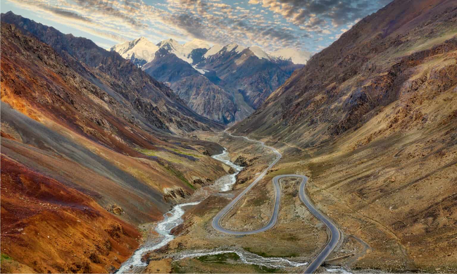 Karakoram-Highway-in-Pakistan-and-China