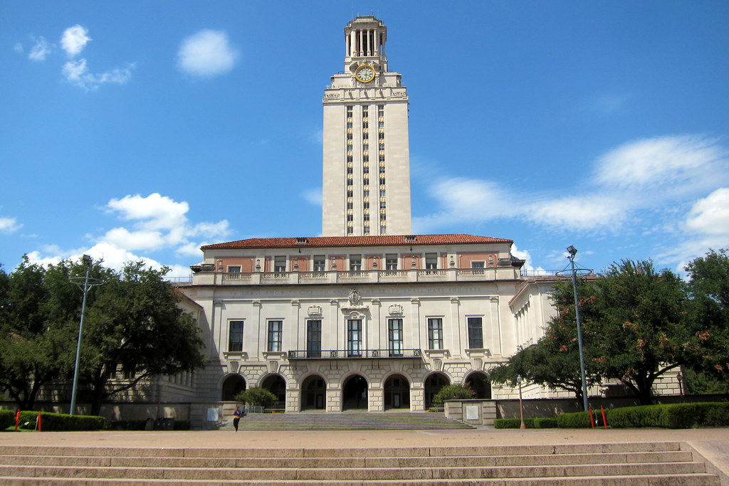 Top 10 Tall And Beautiful University Clock Tower