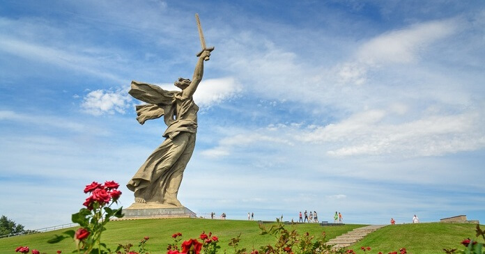 10 Enormous Monuments And Statues Around The World