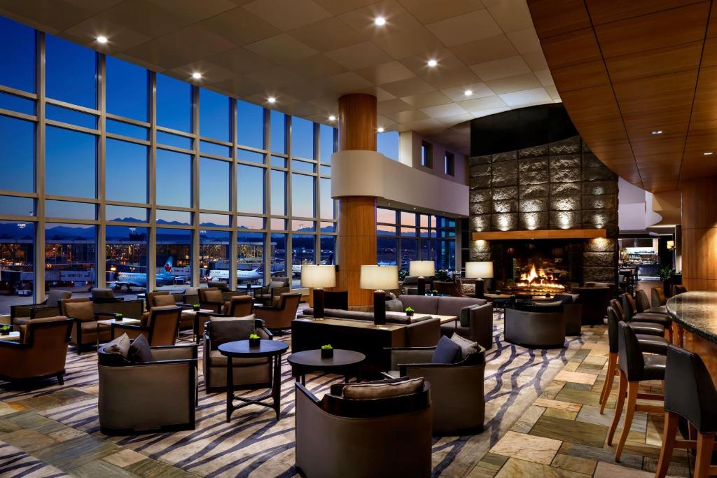 Top 10 Airport Hotels With Runway Views
