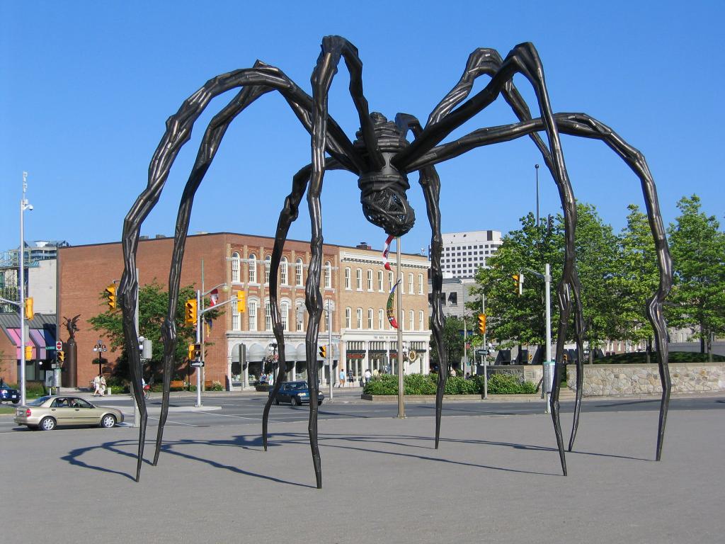 Maman Sculpture