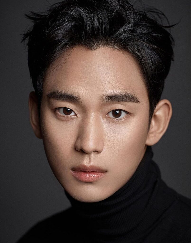KIM SOO-HYUN one of the most famous korean actors 