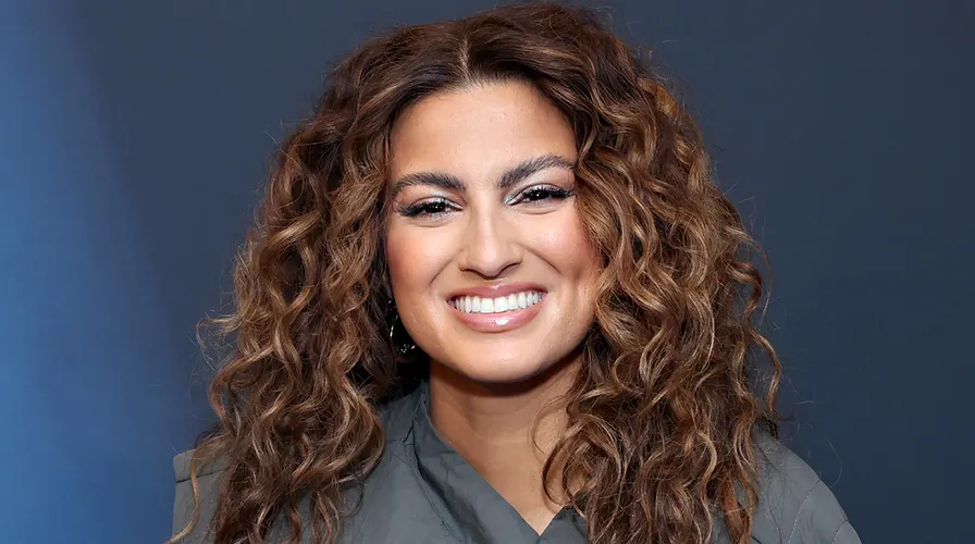 Tori Kelly Biography and Net Worth